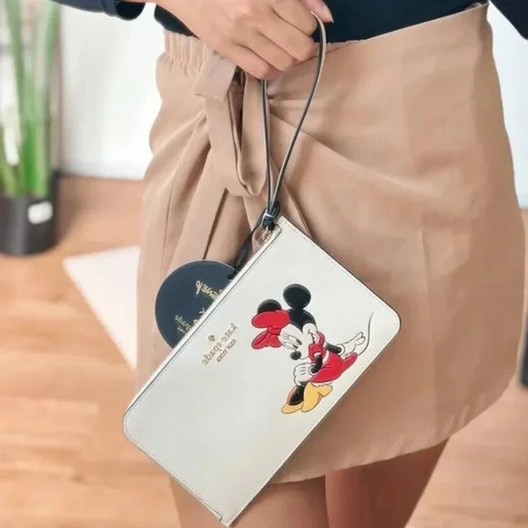 NWT in packaging Kate Spade New York X Disney Minnie Medium L-zip Wristlet - Picture 5 of 6